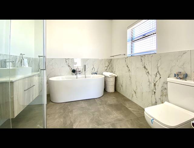3 BEDROOM HOUSE FOR SALE IN DWARSKERSBOS